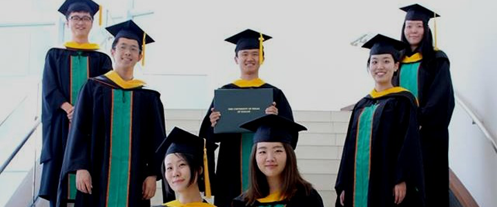 Graduating student members of Ascend