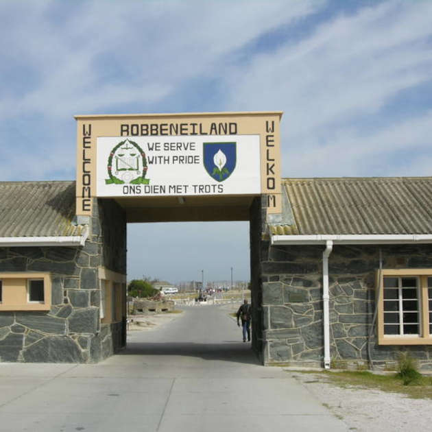 EMBA Class of 2016 Visits Robben Island