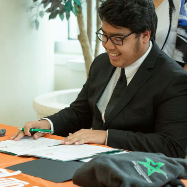 Dallas ISD Students Commit to UT Dallas and the Jindal School on ‘Signing Day’
