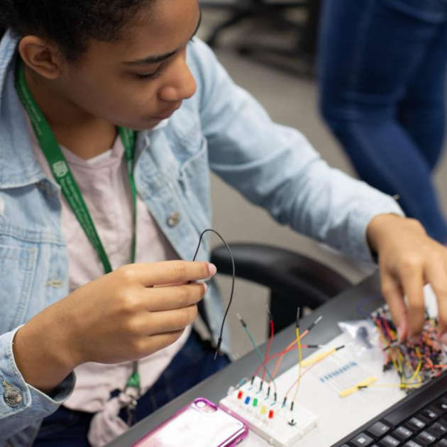 STEM Symposium Introduces Middle School Girls to Emerging Technologies