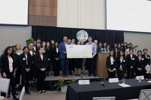 Vistra Energy donated $25,000 to support this competition for 3 years. Here, all participants pose with the representatives from Vistra Energy.