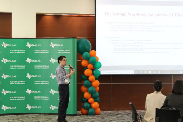 UT Dallas PhD student Yang Zhang gives his presentation at the 2023 Lone Star Accounting Conference.